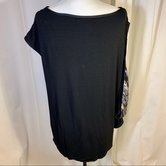 Unique Asymmetrical Kenneth Cole Top - Picture 5 of 7